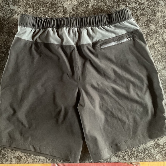 Men’s large lined Speedo swimsuit - Picture 4 of 4